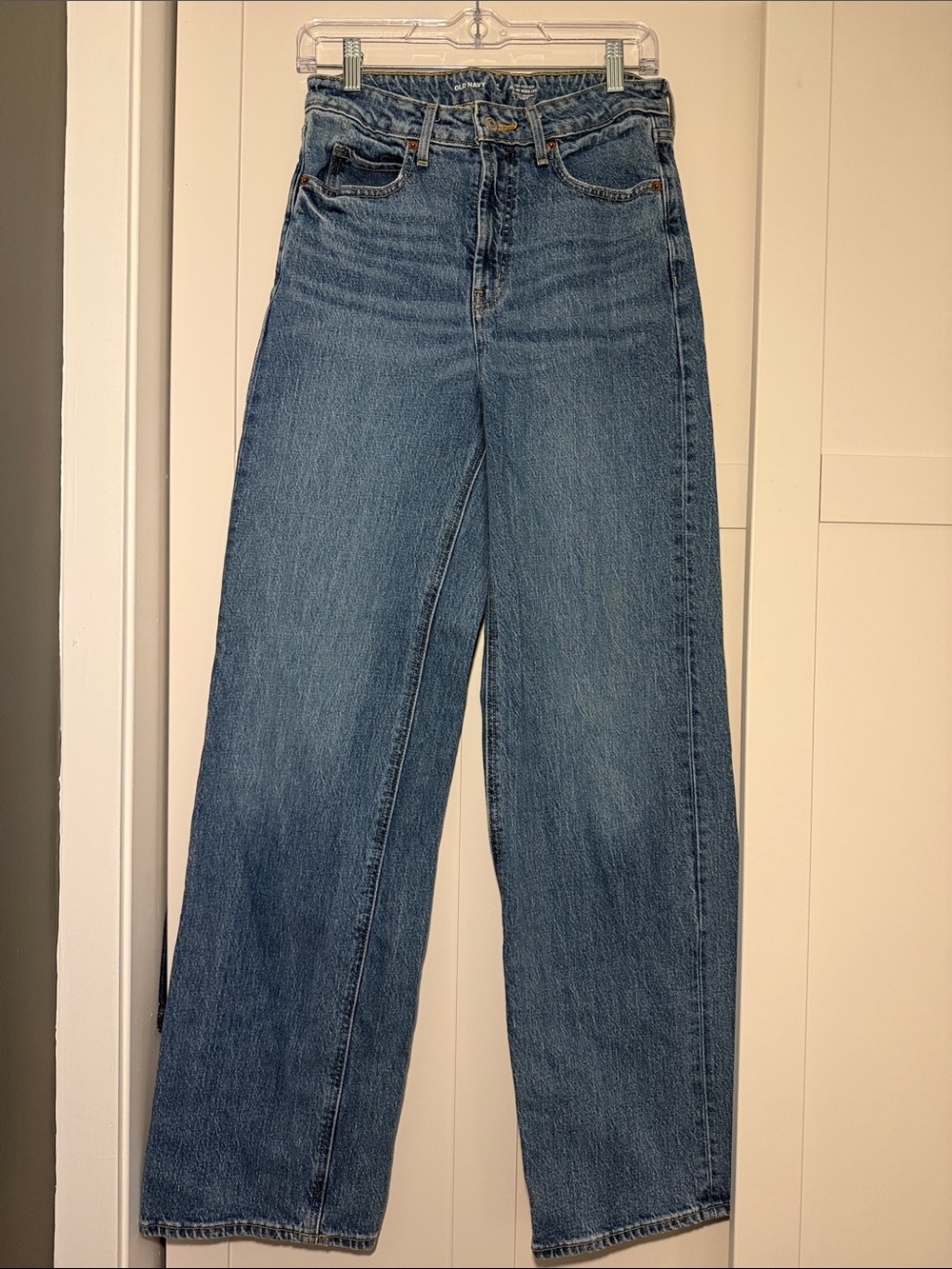 Old Navy Wide-Leg Jeans size 4 long in Medium Blue